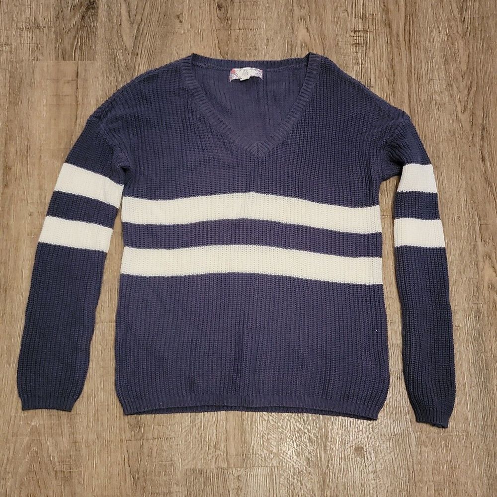 Pink Rose Knit Pullover Sweater ~ Sz S ~ Blue & White ~ V-Neck ~ Long Sleeve